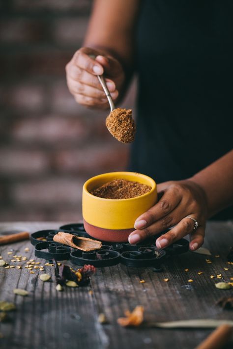 Garam Masala - INDIAN SPICE MIX - Playful Cooking Indian Food Photography Styling, Homemade Garam Masala, Indian Spice Mix, Spices Photography, Whole Spices, Chicken Recipes Boneless, Top Indian, India Food, Indian Curry