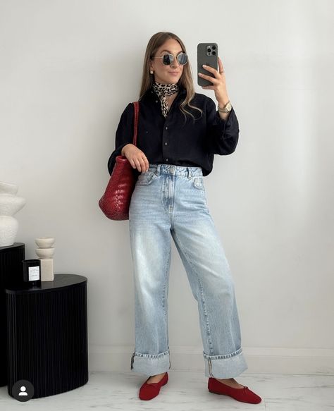 Blue Jeans Outfit Ideas, Light Jeans Outfit, Light Blue Jeans Outfit, Blue Jeans Outfit, Jeans Outfit Ideas, Outfits Con Jeans, Blue Jean Outfits, Outfit Primavera, Light Blue Jeans