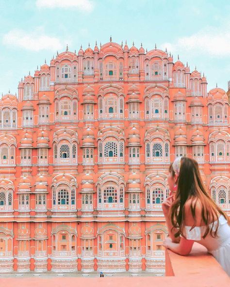 Chervon I Travel🔸Beauty🔸Style on Instagram: “Discover Jaipur, India  l Hawa Mahal ⁣ ⁣ In the pink city, enjoying my view of the Hawa Mahal, the beautiful pink Palace of Winds. This is…” Hawa Mahal Photography Poses, Hawa Mahal Photography, Jaipur Poses, Jaipur Pics, Rajasthan Outfit, Jaipur Photos, Jaipur Diaries, Jaipur Trip, Travel Poses