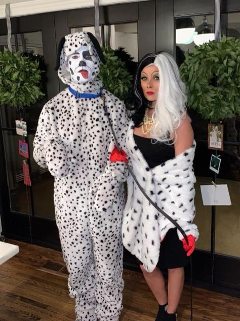 Cruella and Her Dalmatian - 101 Dalmatians Mystique Costume, Dalmation Costume, Dalmatian Costume, Animal Costumes, 101 Dalmatians, Disney Halloween, Dalmatian, Costume Ideas, Halloween