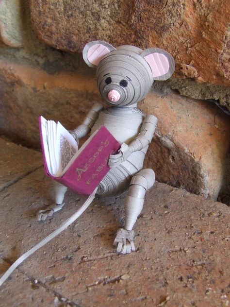 Polka Dot Parasol Designs: Week Twenty-Five: 3D Quilled Mouse Animal Quilling, 3d Paper Quilling, Quilling Design, Quilling Dolls, Quilling Animals, Christmas Quilling, Paper Quilling Cards, Origami And Quilling, Quilling 3d