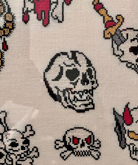 A simple skull cross stitch pattern. Scary Cross Stitch, Skull Cross Stitch Pattern, Skull Cross Stitch, Cross Stitch Skull, Skull Silhouette, Simple Motif, Simple Skull, Butterfly Cross Stitch Pattern, Pic Art