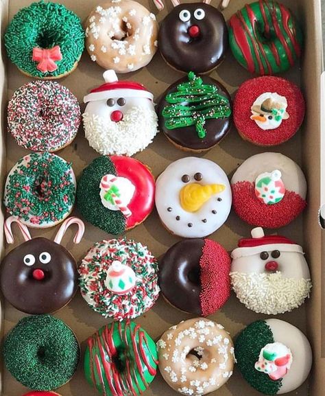 Faves?  Hard to choose! I think mine are the snowman and the chocolate Christmas tree right above it  Thanks for sharing this @momlovesbaking  you always find the cutest pics!  (: @broadst_doughco) #followoftheday #regram . . . . . #christmasdonuts #doughnutsandcoffee #instadonut #nutellatherapy #glazeddonuts #nanamaryskitchen #doughnuts #doughnutheaven #foodphoto #doughnutpic #cakedonuts #cakestagram #huffposttaste #donutparty #doughnutlife #frosteddonuts #buzzfeedfood #foodie #feedfeed #breakf Donat Glaze, Donut Decorating Ideas, Christmas Donuts, Donut Decorations, Delicious Donuts, Donut Party, Krispy Kreme, Christmas Cookies Decorated, Mini Donuts