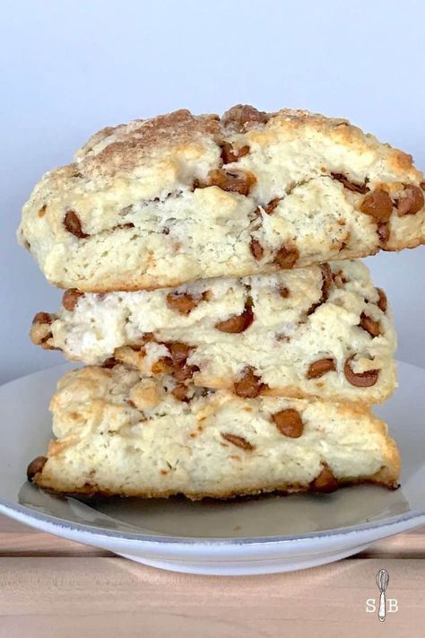 Cinnamon Chip Muffins, Sweet Scones Recipe, Cinnamon Scones Recipe, Cinnamon Chip Scones, Cinnamon Chicken, Peach Scones, Raisin Scones, Recipes With Ingredients, Cinnamon Scones