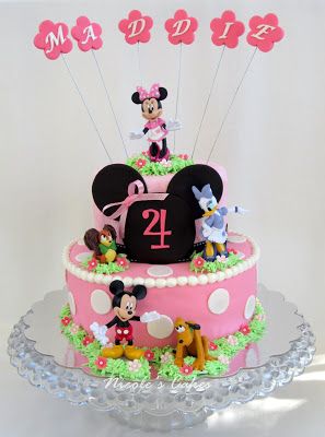 Confections, Cakes & Creations!: Minnie & Friends Cake! Mickey And Minnie Mouse Birthday Cake, Girl Mickey Mouse Clubhouse Birthday, Minnie And Friends Birthday Party Ideas, Best Cartoon Wallpaper, Mickey And Minnie Birthday Cake, Minnies Bowtique, Mickey Mouse Clubhouse Birthday Cake, Bowtique Party, Mickey Mouse Clubhouse Cake