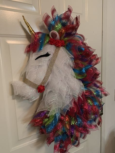 Unicorn Wreath Diy, Wreath Tutorial Step By Step, Unicorn Wreath, Horse Head Wreath, Deco Mesh Crafts, Horse Wreaths, Saved Money, Deco Mesh Wreaths Tutorials, Deco Mesh Wreaths Diy