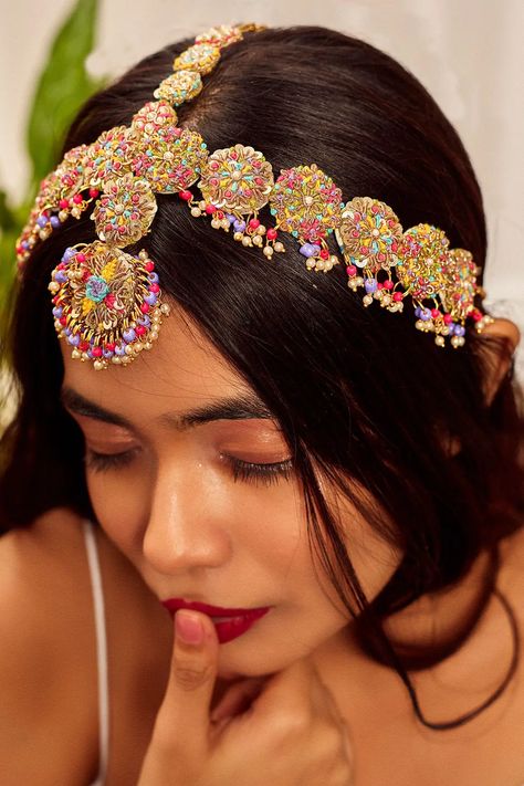 Buy Kanyaadhan by DhirajAayushi Floral Hand Embroidered Mathapatti Online | Aza Fashions Hair Bun Design, Flower Jewellery For Haldi, Mehndi Outfit, Hand Embroidered Jewelry, Matha Patti, Diy Fabric Jewellery, Indian Accessories, Silver Jewelry Accessories, Bridal Hair Buns