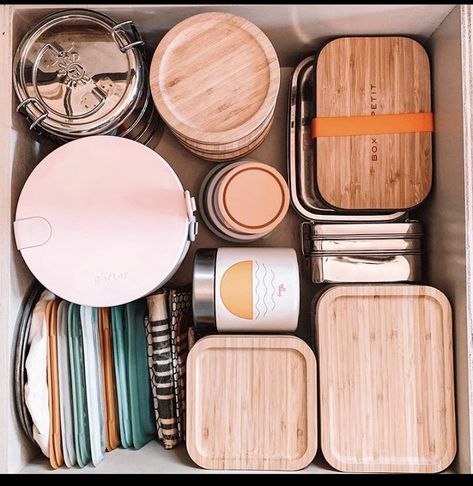 Organized Fridge, Plastic Free Kitchen, Waste Free Living, Environmentally Friendly Living, Zero Waste Kitchen, Thrift Store Crafts, Target Home Decor, Low Waste, Eco Living