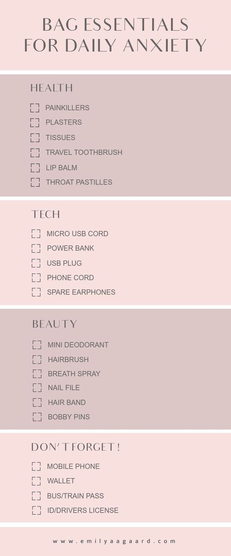 Uni Checklist, Small Purse Essentials, Purse Essentials List, Work Bag Essentials, Breath Spray, Everyday Bag Essentials, School Bag Essentials, High School Survival, Inside My Bag