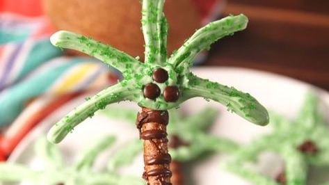 Palm Tree Pretzels Horizontal Tree Pretzels, Moana Birthday Party Theme, Planes Party, Moana Birthday Party, Pretzels Recipe, Moana Birthday, Cheese Platters, Pretzels, Moana