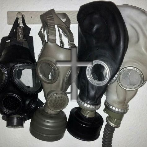 Gas Masks, Arte Alien, Nagito Komaeda, Team Fortress, Gas Mask, Zombie Apocalypse, American Horror Story, Resident Evil, My Vibe