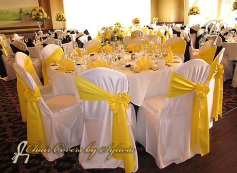 yellow and white table Yellow Quince, Yellow Wedding Decorations, Silver Wedding Theme, Yellow Wedding Theme, Quince Decorations, Chair Ties, Quinceanera Decorations, Yellow Table, Yellow Decor