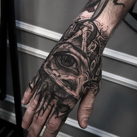 Unique Hand Tattoos, Satanic Tattoos, Hand Tattoo Designs, Gladiator Tattoo, Skull Hand Tattoo, Goku Y Vegeta, Hand Tats, Lettering Tattoo, Tattoo Arm