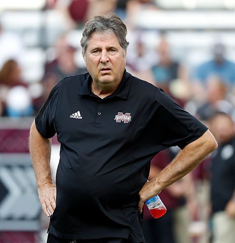 Getty Image Mike Leach loves cargo shorts, a lot. He recently spoke about his love of cargo shorts and his two-minute-long answer is a wild journey. Click HERE for more college football coverage! When it comes to college football, or sports in general, there are very few people as entertaining as Mississippi State head coach […] The post Mike Leach’s Two-Minute-Long Answer About Why He Likes Cargo Shorts Is A Rollercoaster appeared first on BroBible. Mike Leach, Science Degree, Master Of Science, Football Coach, Mississippi State, Roller Coaster, College Football, Anchors, Mississippi