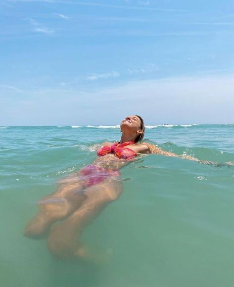 Natalie Zacek on insta Natalie Zacek, Bahamas Travel, Beach Living, In The Ocean, Teenage Dream, Summer Pictures, Tan Lines, Instagram Pictures, Bahamas