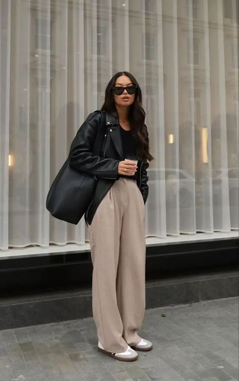 Fall Outfits for Women 2024 Trends 27 Ideas | Stylish Looks & Fashion Tips Women’s Autumn Outfit Ideas, Europe Outfit Ideas Fall, Autumn Trousers Outfit, Fall New York Outfits Chic, Aw24 Fashion Trends Women, Women’s Style Fall 2024, Fall Style For Women In Their 30s, Fall 2024 Outfit Aesthetic, Women’s Fall Outfit Ideas 2024