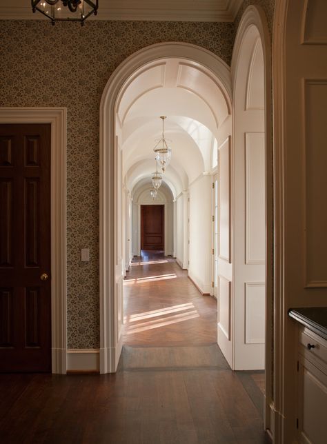 Classic Georgian - William T. Baker | Award-Winning Classical Residential Designer Georgian Architecture Interior, Classic American Home Interior, Georgian House Interior, Georgian Hotel, Wainscot Paneling, Georgian Estate, Modern Georgian, French Provincial Home, Georgian Style Homes