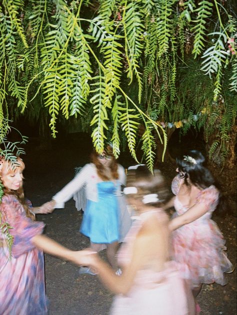 Fairy Friends Aesthetic, Fairy Theme Birthday Party Aesthetic, Fairy Party Aesthetic Night, Whimsical Fairy Aesthetic, Fae Birthday Party, Forest Party Aesthetic, Fairy Party Adult, Fairy Aesthetic Party, Fairy Picnic Aesthetic