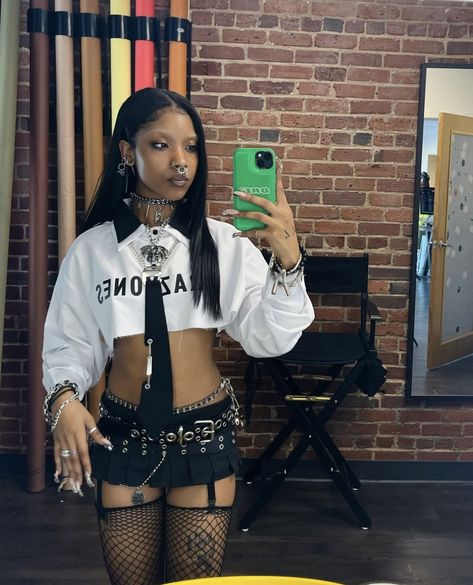 Demon Shorts Outfit, Emo Glam Outfits, Black Rockstar Outfit, Rockstar Black Women, All Black Alt Outfit, Rockstar Aesthetic Black Women, Punk Fashion Black Women, Alternative Fashion Black Women, Alt Black Woman Outfit