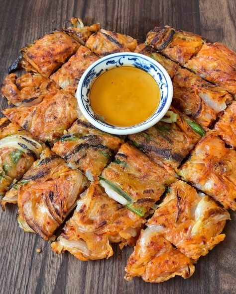 Crispy Korean Spring Onion Pancake (Pajeon) Recipe | Verna Gao Korean Spring Onion Pancake, Recipes With Spring Onions, Pajeon Recipe Korean Pancake, Korean Veggie Pancake, Pancake Recipe For One, Pajeon Recipe, Spring Onion Pancake, Jeon Recipe, Korean Veggies