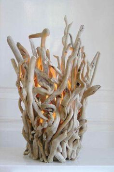 30 Driftwood Recycling Ideas for Creative Low Budget Home Decorating Driftwood Furniture, Driftwood Diy, Driftwood Ideas, Driftwood Projects, Recycling Ideas, Budget Home Decorating, Driftwood Decor, Tree Artwork, Driftwood Crafts