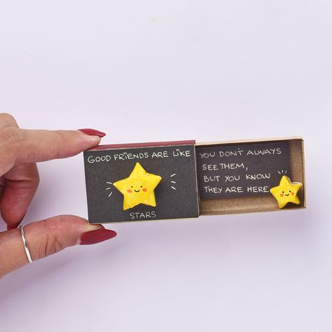 Friends Are Like Stars, Diy Gift For Bff, Matchbox Crafts, Good Friends Are Like Stars, Friendship Day Gifts, Star Illustration, Friendship Day, Birthday Cards For Friends, Origami Stars