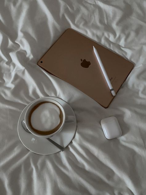 Ipad Brown Aesthetic, Brown And White Aesthetic, Luxury Girl Aesthetic, Ipad Widgets, Faceless Content, Foto Aesthetic, 28th Birthday, Nice Pic, Coffee Theme