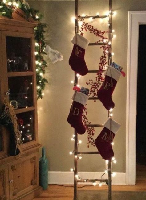 Christmas Stocking Ideas, Diy Christmas Stocking, Ideas Decoracion Navidad, Ladder Ideas, Stocking Ideas, Repurposing Ideas, Christmas Stockings Diy, Stocking Holder, Christmas Stocking Holders