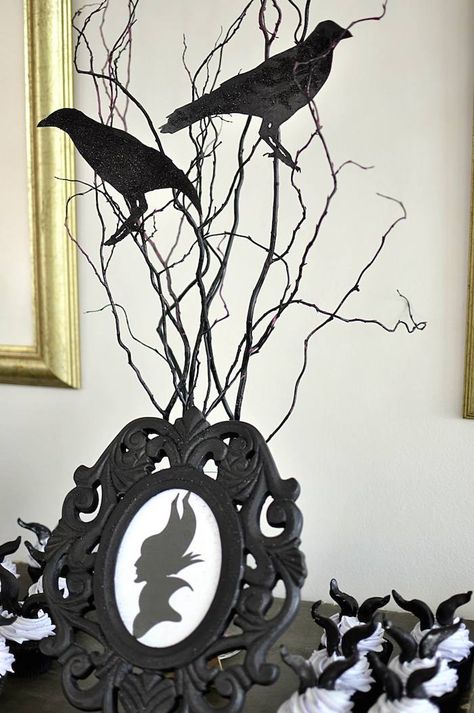 Maleficent Themed Party, Maleficent Birthday Party Ideas, Malificent Bday Party, Maleficent Decorations, Villians Birthday Party, Disney Villian Party, Maleficent Party Decorations, Maleficent Party Ideas, Disney Villain Party Decorations