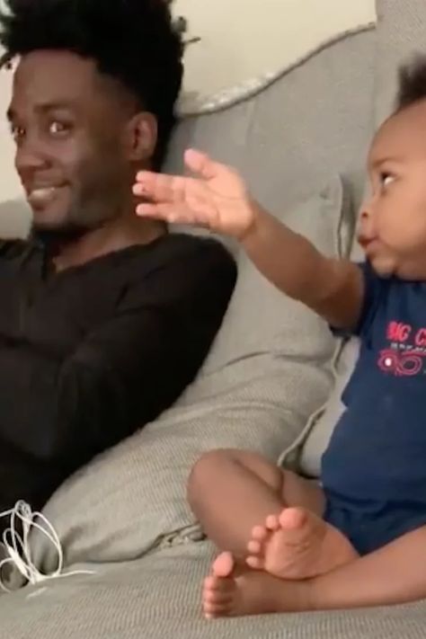 Viral Video of Baby Boy Talking to His Dad Baby Talking, Smile Makers, Guy Talk, Cute Video, Father And Baby, Fun Videos, Baby Talk, Human Babies, Dad Baby