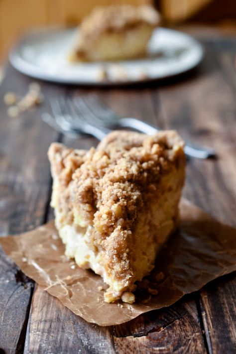 Pennsylvania Dutch Sour Cream Apple Pie. Father’s Day + Apple Pie = Summer. A flakey pie crust with swirled apples and a streusel top. Bake, behold and share this "most requested" pie. https://avipie.com/pennsylvania-dutch-sour-cream-apple-pie/ #pie #applepie #pennsylvaniadutchapplepie #dutchapple #sourcreamapplepie #streusel #piedough #pieideas #fathersday #summerdesserts #dessert #dessertideas #feedfeed #bake #baking Apple Walnut Pie Recipe, Martha Stewart Apple Pie, Sour Cream Apple Pie, Cream Cheese Pie Recipes, Bean And Cheese Burrito, Flakey Pie Crust, Dutch Apple Pie Recipe, Homemade Pie Recipes, Apple Pie Recipe Homemade