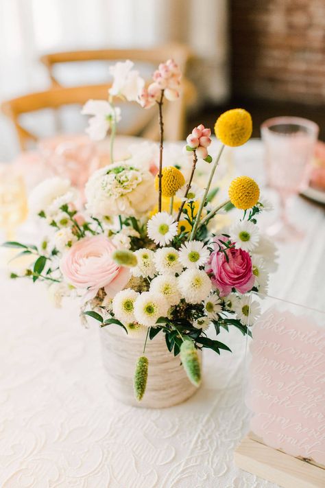 Low centerpiece with blush flowers | party floral decor | Sweet Wildflower Baby Shower with Pink and Yellow Details - Perfete Flower Baby Shower Theme, Wildflower Birthday Party, Low Centerpieces, Wildflower Baby Shower, Baby Shower Yellow, Spring Baby Shower, Bloom Baby, Baby Shower Inspiration, Flower Shower