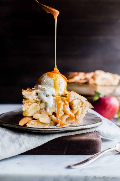 Apple Pie – gluten free   vegan Apple Pie Food Photography, Apple Pie Simple, Pie Photography, Gluten Free Apple Pie, Vegan Apple Pie, Healty Dinner, Vegan Thanksgiving Recipes, Caramel Apple Pie, Homemade Apple Pies