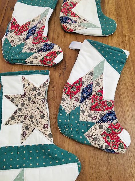 Upcycle A Quilt Into Christmas Stockings! Yarn Doll Hair, Making Yarn, Diy Rag Dolls, Unique Stockings, Quilted Christmas Stockings, Unique Holiday Decor, Christmas Stockings Diy, Pretty Crafts, Yarn Dolls