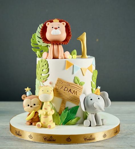 Lion Birthday Cake, First Birthday Decorations Boy, Jungle Safari Cake, Double Birthday Parties, Jungle Theme Cakes, Lion King Theme, First Birthday Balloons, Animal Birthday Cakes, Baby First Birthday Cake