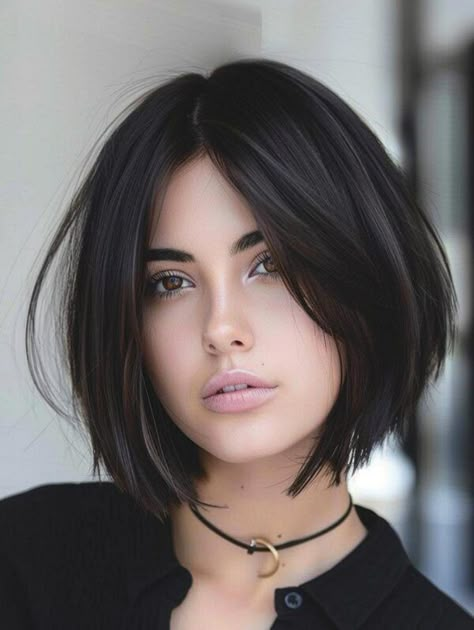 Stylish Graduated Bob Haircuts to Transform Your Look Graduated Bob Haircuts, Asymmetrical Bob Haircuts, Graduated Bob, Haircuts For Medium Length Hair, Bob Haircut Curly, Layered Bob Haircuts, Blonde Bob Hairstyles, Chin Length Hair, Hairdos For Short Hair