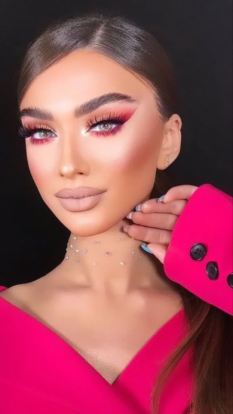 Catwalk Makeup, Makeup 2023, Hot Pink Outfit, Barbie Barbie, Glam Makeup Look, Art Makeup, Fancy Makeup, Eye Makeup Art, Pink Accents