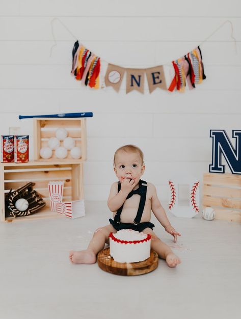 Baseball Themed Cake, Baseball Theme Cakes, Themed Cake Smash, Cake Smash Photoshoot, Smash Photoshoot, Cake Smash Pictures, Baseball Cake, Photoshoot Studio, Smash Cake Photoshoot