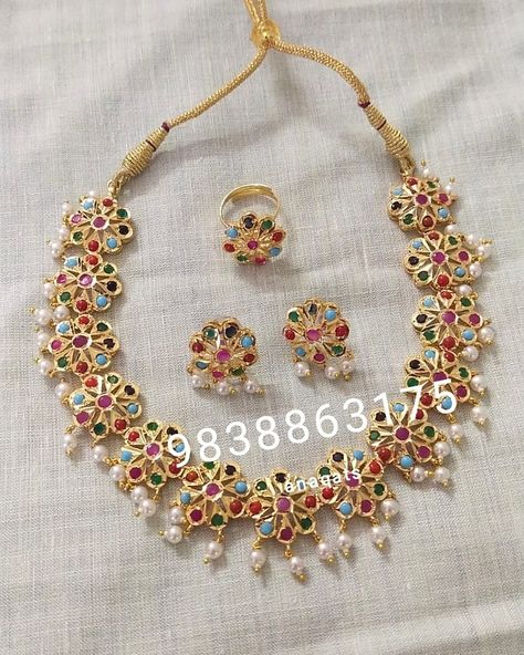 Nauratan Jewelry, Jadau Jwellery, Wedding Jewellery Designs, Choker Jewellery, Rajputi Jewellery, Pearl Fashion, Bridal Jewelry Vintage, Gold Jewelry Simple Necklace, Fancy Jewellery Designs