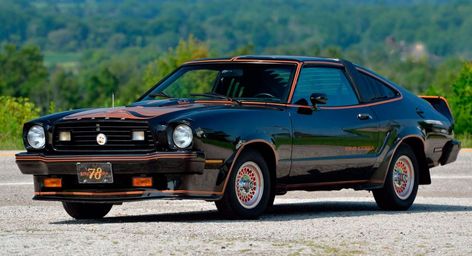 Despite being called a King Cobra, the 5.0-liter V8 produced a mere 139 hp. Cobra Mustang, Ford Company, Stripe Kit, Mustang Ii, Mustang Cobra, Dodge Challenger Srt, King Cobra, Chevrolet Monte Carlo, Chattanooga Tn