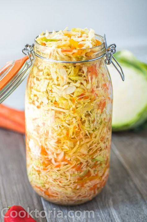 Curtido Recipe, Fermented Vegetables Recipes, Making Sauerkraut, Cultured Food, Fermented Veggies, Healthy Probiotics, Pickled Cabbage, Sauerkraut Recipes, Kimchi Recipe