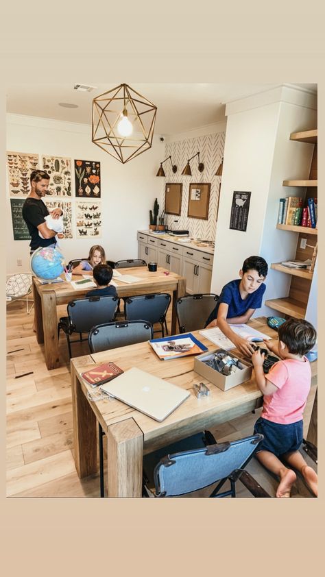 Formal Dining Room Turned Homeschool Room, Bedroom Homeschool Space, Modern Farmhouse Homeschool Room, Modern One Room Schoolhouse, School Room Playroom, Homeschool Room Table, Office With Multiple Desks, Farmhouse School Room, Christian Homeschool Aesthetic