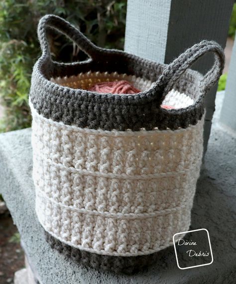 The Free Kieran Basket crochet pattern by Divine Debris Easy Crochet Basket Pattern, Crochet Basket Tutorial, Basket Crochet Pattern, Basket Weave Crochet, Scrap Yarn Crochet, Crochet Basket Pattern Free, Basket Crochet, Crochet Baskets, Crochet Slipper Pattern