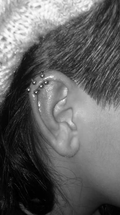 Triple helix Upper Helix Piercing, Helix Rings, Triple Helix Piercing, Triple Helix, Piercing Inspiration, Helix Ring, Helix Piercing, Helix, Tatting