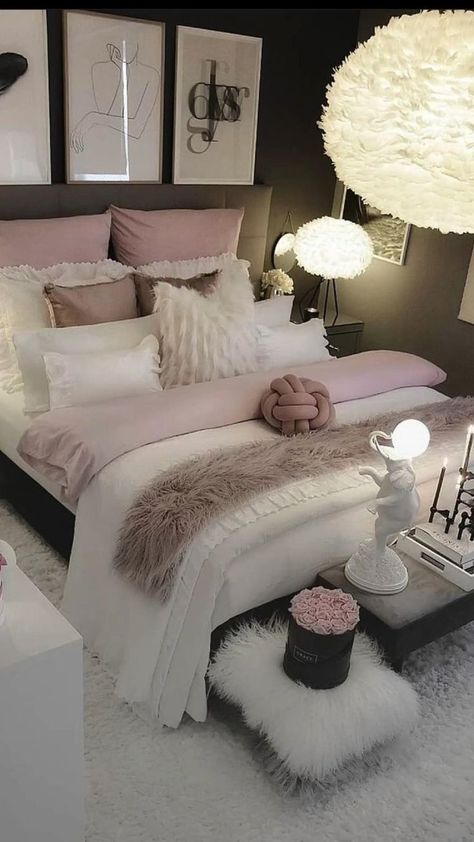 Rum Inspo, Girl Apartment Decor, Glam Bedroom Decor, Pink Bedroom Decor, Luxury Room Bedroom, Glam Bedroom, Classy Bedroom, Dream Apartment Decor, Woman Bedroom