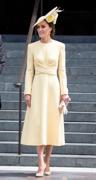 Kate Middleton Yellow, Vestidos Kate Middleton, Style Kate Middleton, Kate Middleton Style Outfits, Princesse Kate Middleton, Looks Kate Middleton, Estilo Kate Middleton, Kate Middleton Dress, Prins William