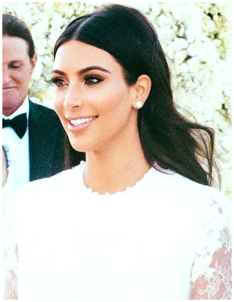 How To Get Kim Kardashian's Wedding Hair Kim Kardashian Wedding, Kardashian Wedding, Mario Dedivanovic, Urban Decay Eyeshadow Primer, Kardashian Beauty, Kim Kardashian Makeup, Kim Kardashian Hair, Wedding Hairstyles And Makeup, Kim Kardashian Kanye West