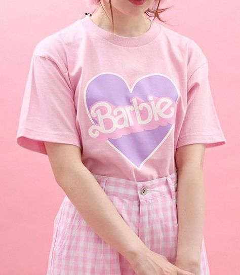 Barbie Print, Dolls Aesthetic, Barbie Shirt, 80s Party Outfits, Doll Party, Pastel Outfit, Pastel Fashion, Grunge Goth, Black Doll