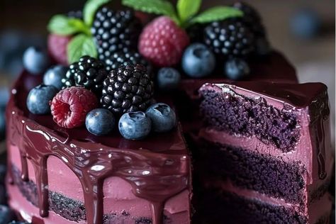 Dark Romance Chocolate Blackberry Cake - recipestasteful Dark Romance Cake, Chocolate Blackberry Cake, Snowball Cake Recipe, Berry Aesthetic, Beetroot Chocolate Cake, Blackberry Cake Recipe, Italian Lemon Pound Cake, Magic Chocolate, Pineapple Cake Recipe