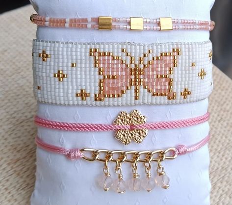 Wendy miyuki on Instagram: “Rosado 🦋🌸🌸” Seed Bead Bracelets Tutorials, Loom Designs, Miyuki Beads Pattern, Bead Loom Designs, Bracelets Handmade Diy, Diy Bracelets Patterns, Bead Weaving Patterns, Easy Diy Jewelry, Bead Loom Bracelets